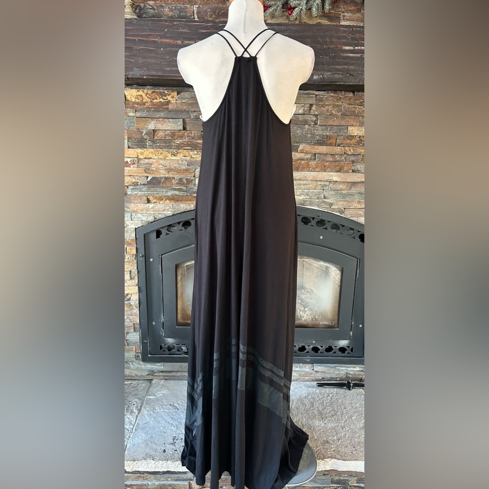 Elegant Black Maxi Dress - Picture 4 of 5